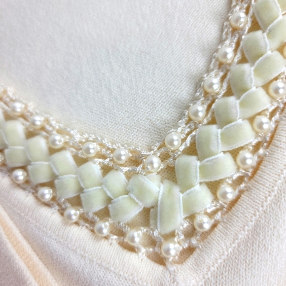 Jones NY Signature Pearls & Braid Collar V-neck Sweater‎ - Picture 5 of 8